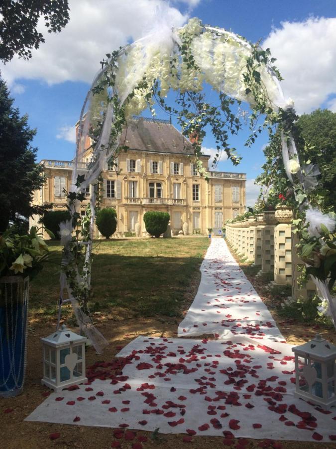 לינה וארוחת בוקר וארן ווזל Chateau Nevers מראה חיצוני תמונה