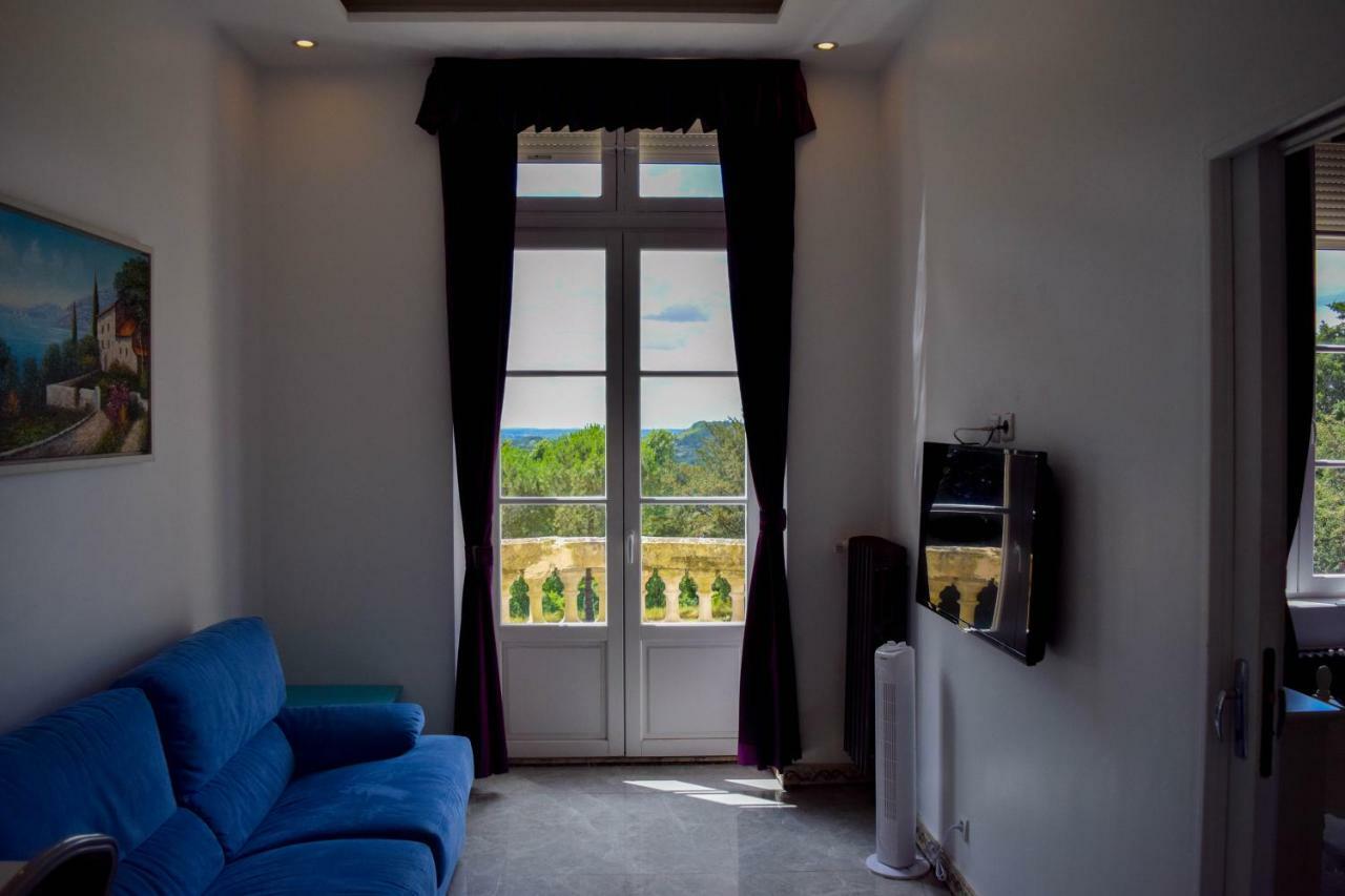 לינה וארוחת בוקר וארן ווזל Chateau Nevers מראה חיצוני תמונה